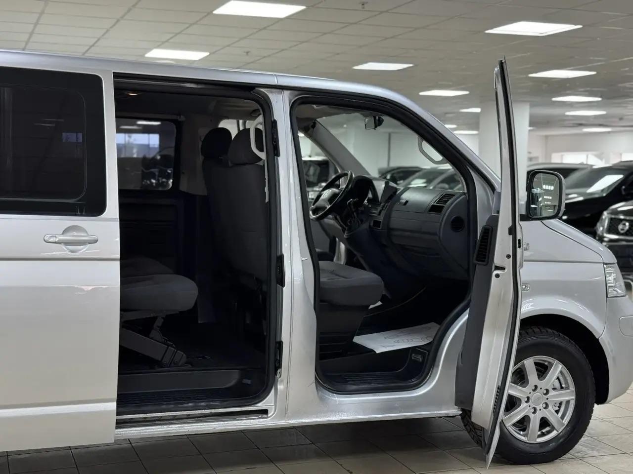 Volkswagen Caravelle