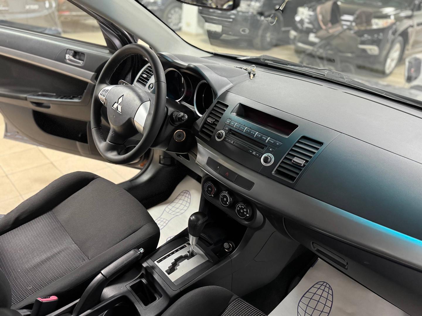 Mitsubishi Lancer