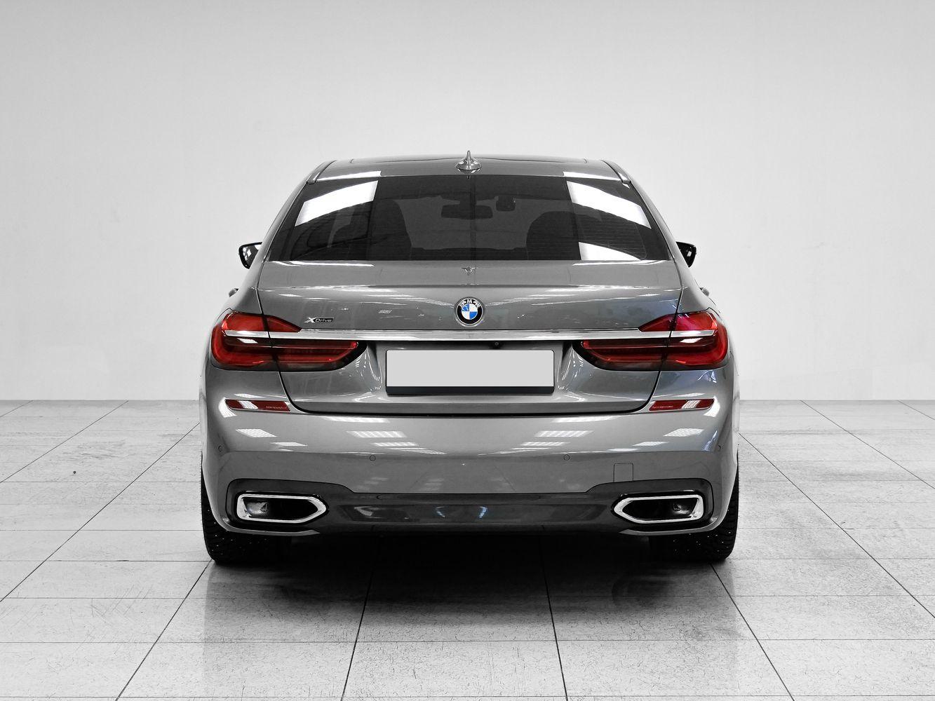 BMW 7 серии, 2017