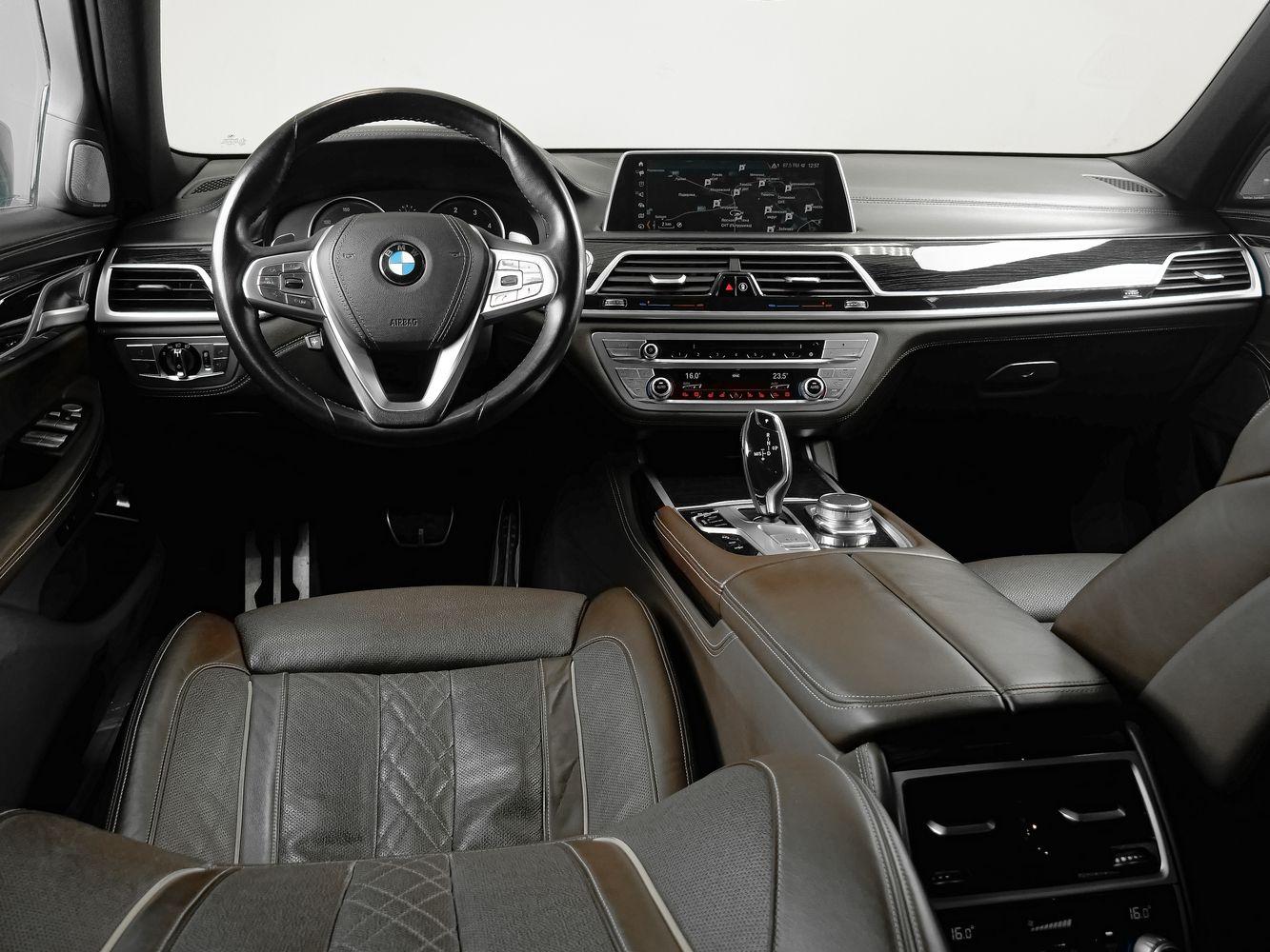 BMW 7 серии, 2017