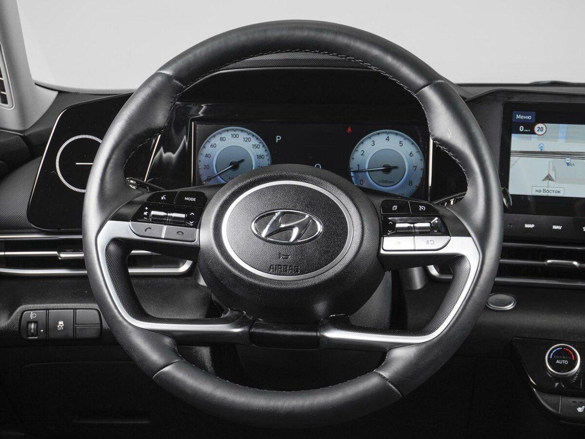 Hyundai Elantra, 2023