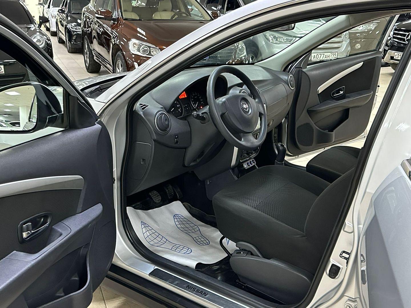 Nissan Almera