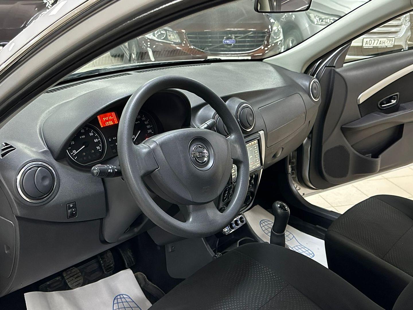 Nissan Almera