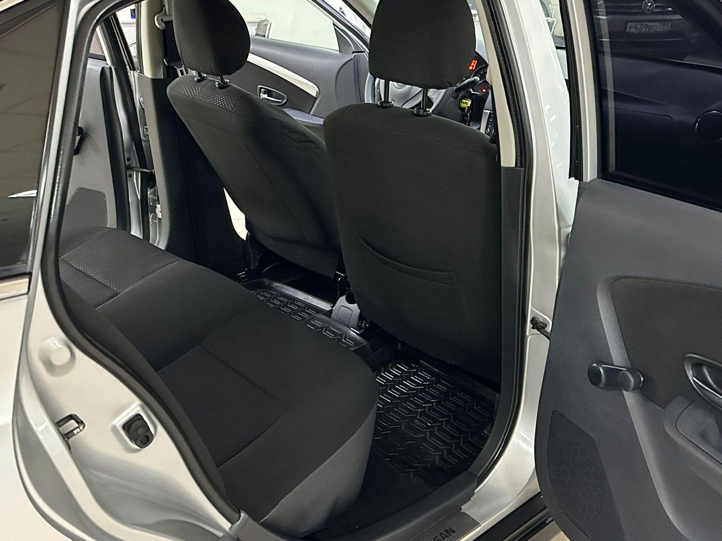 Nissan Almera