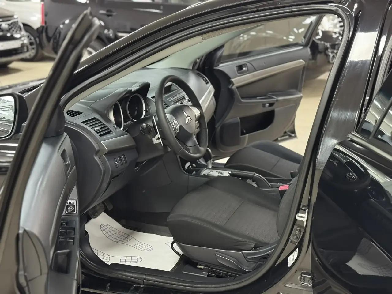 Mitsubishi Lancer