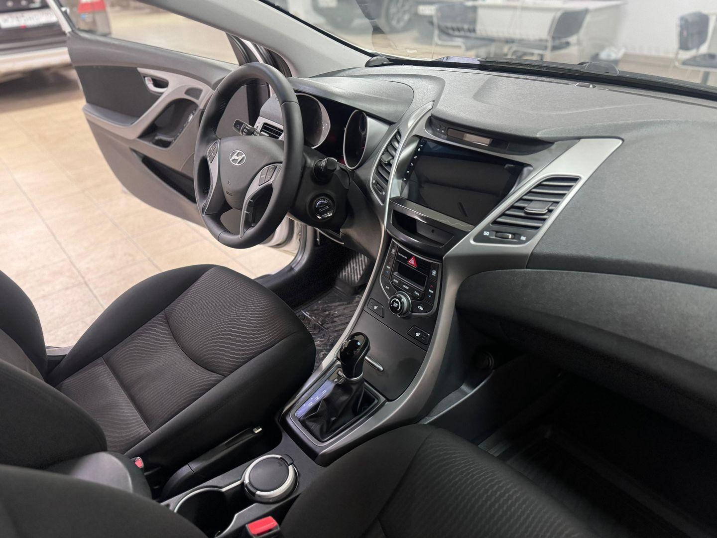 Hyundai Elantra