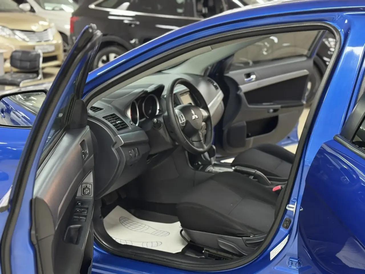 Mitsubishi Lancer