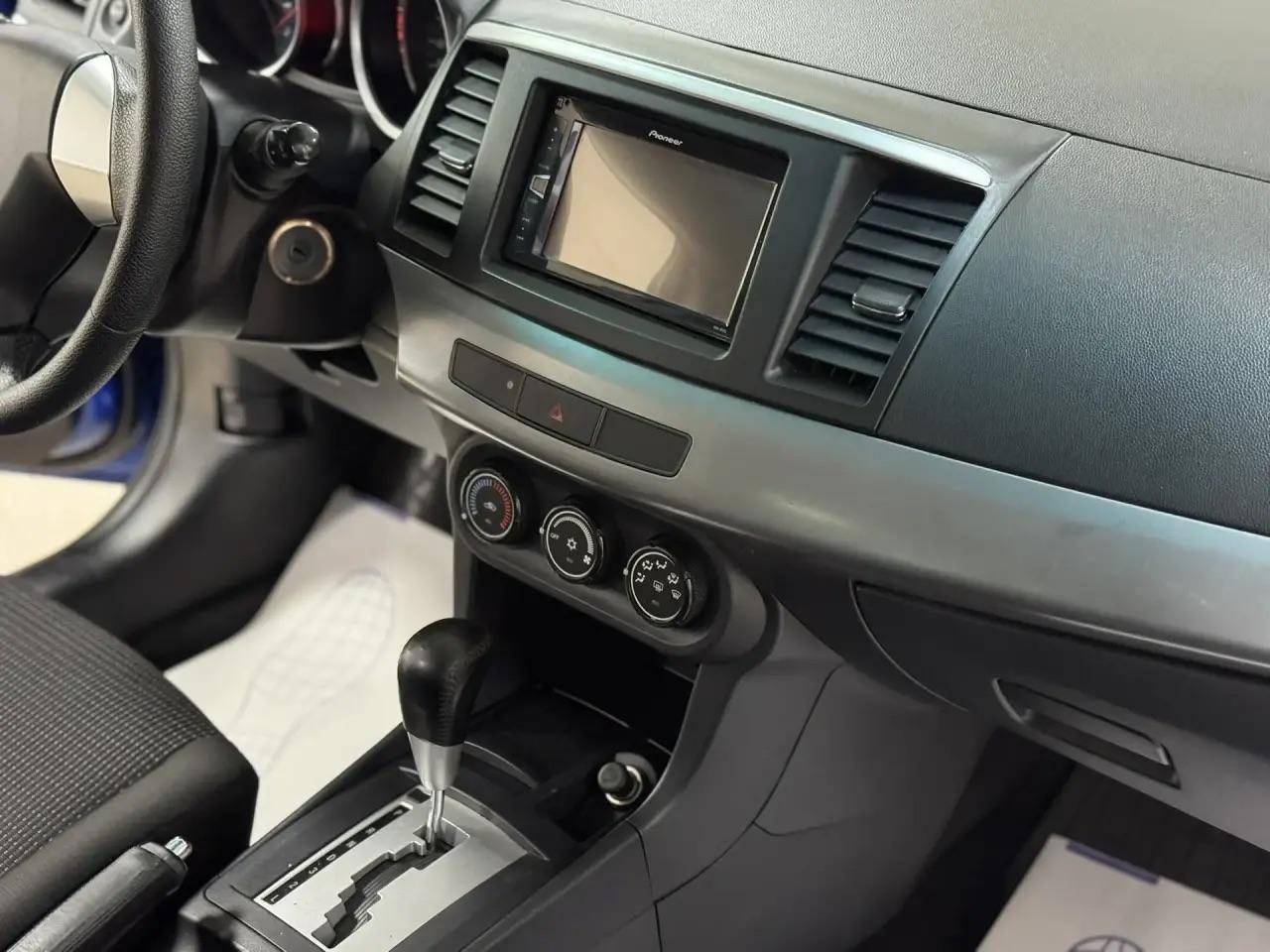 Mitsubishi Lancer