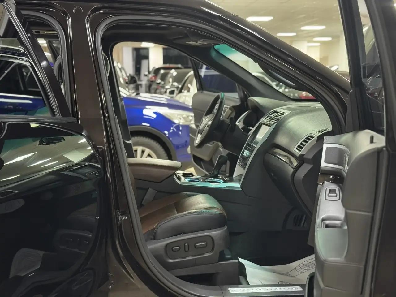 Ford Explorer