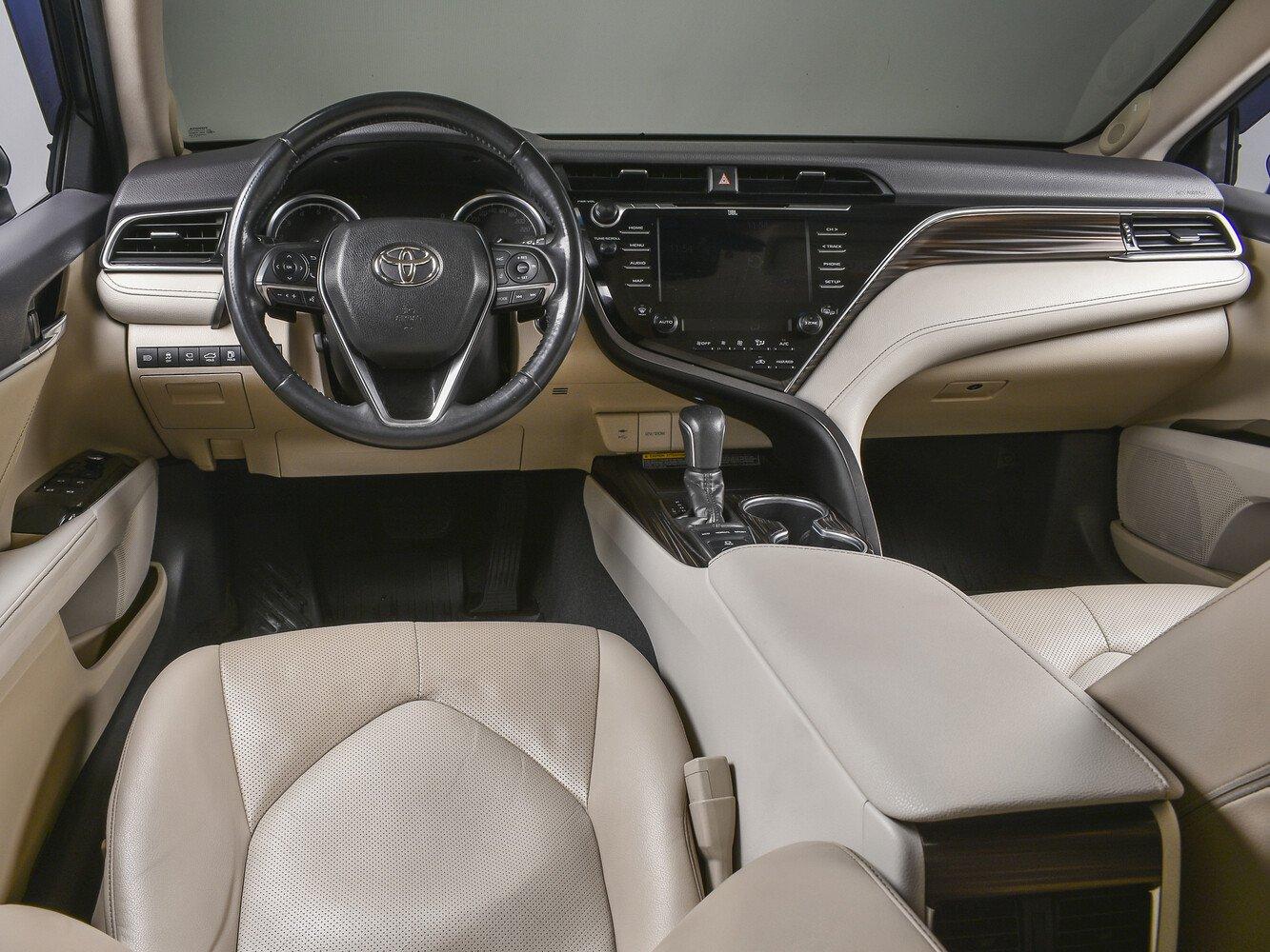 Toyota Camry, 2020