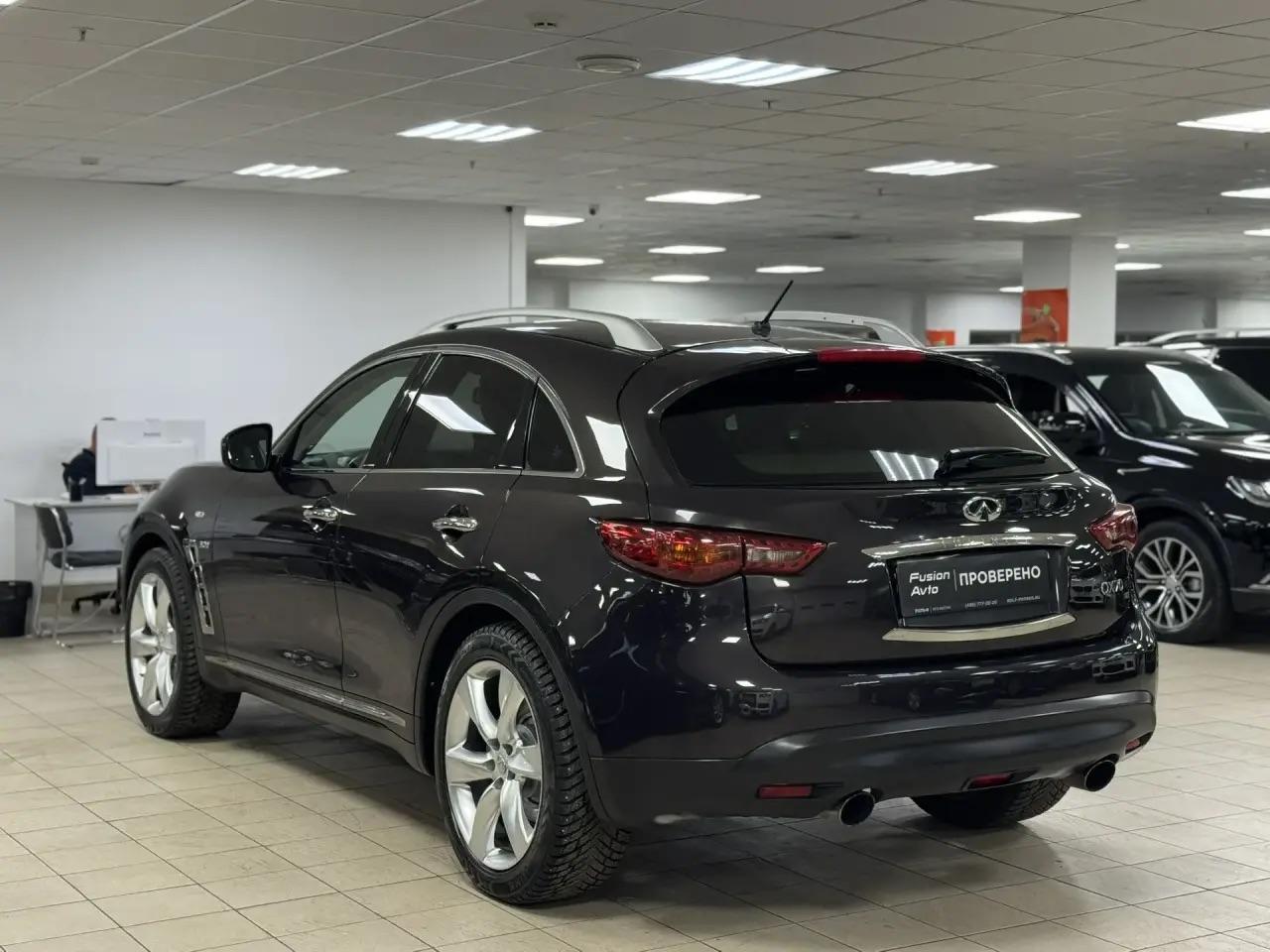 Infiniti QX70