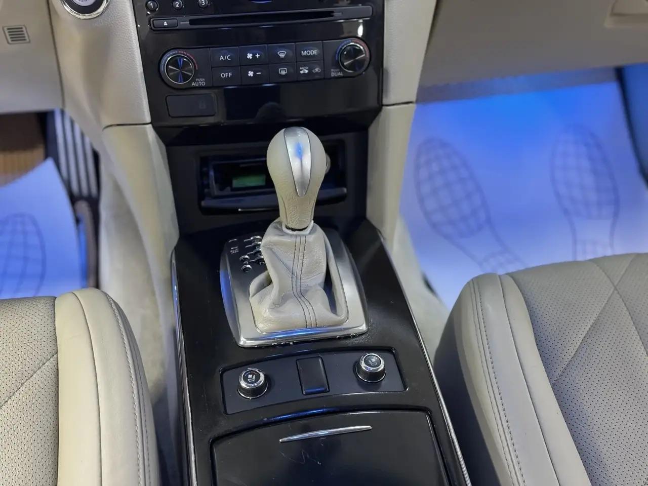 Infiniti QX70