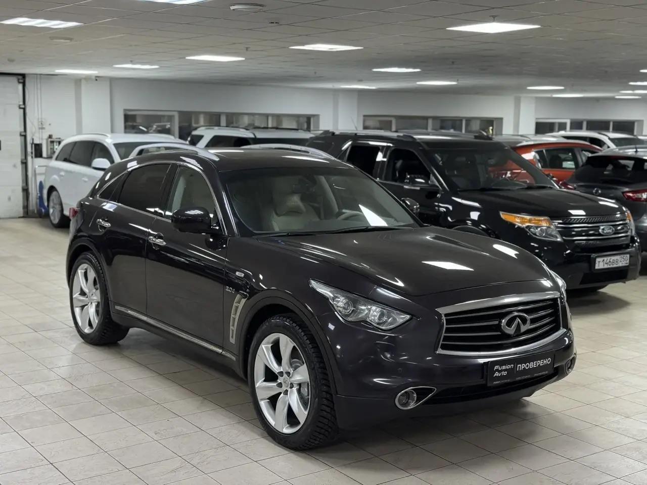 Infiniti QX70