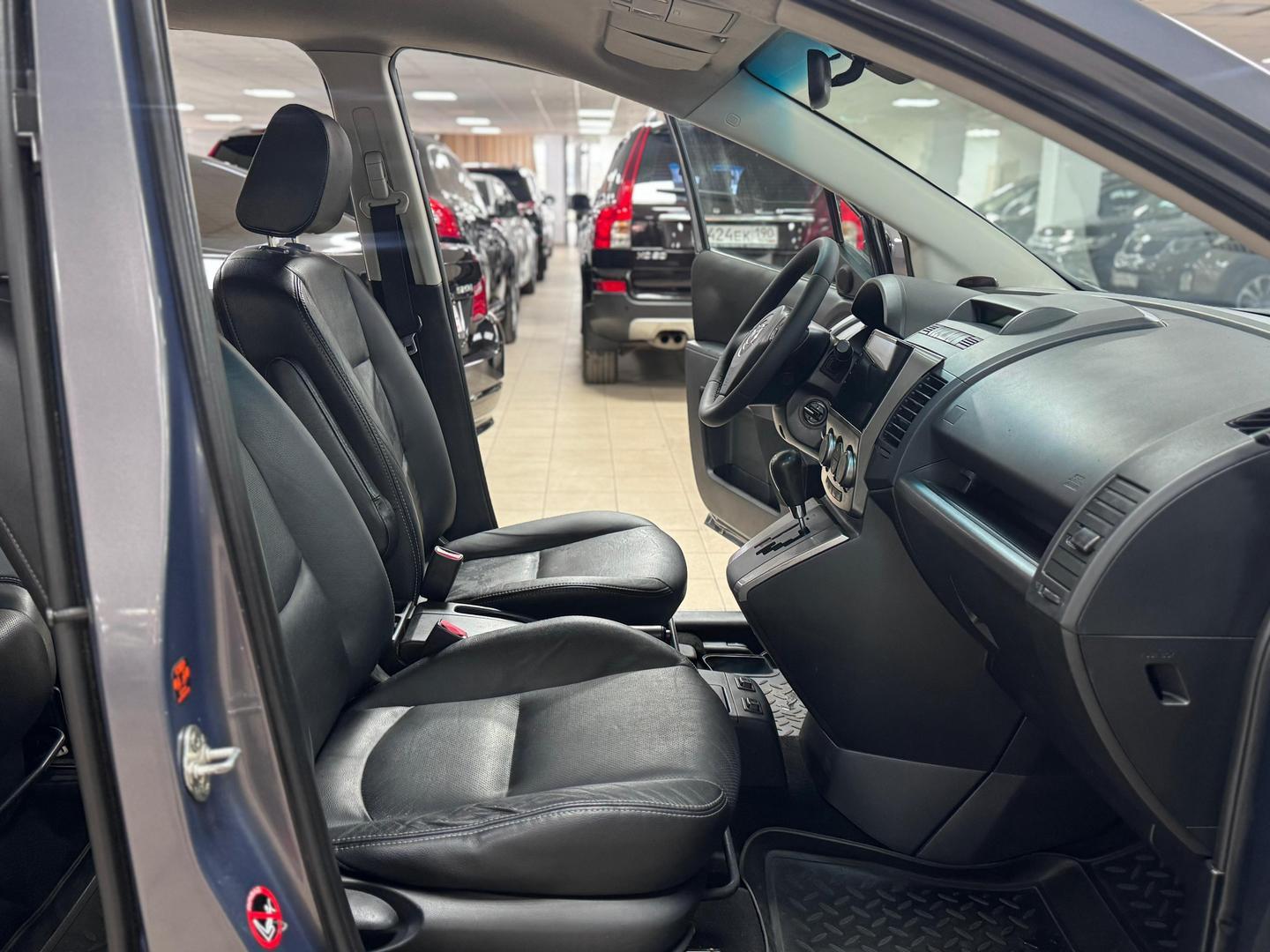 Mazda 5