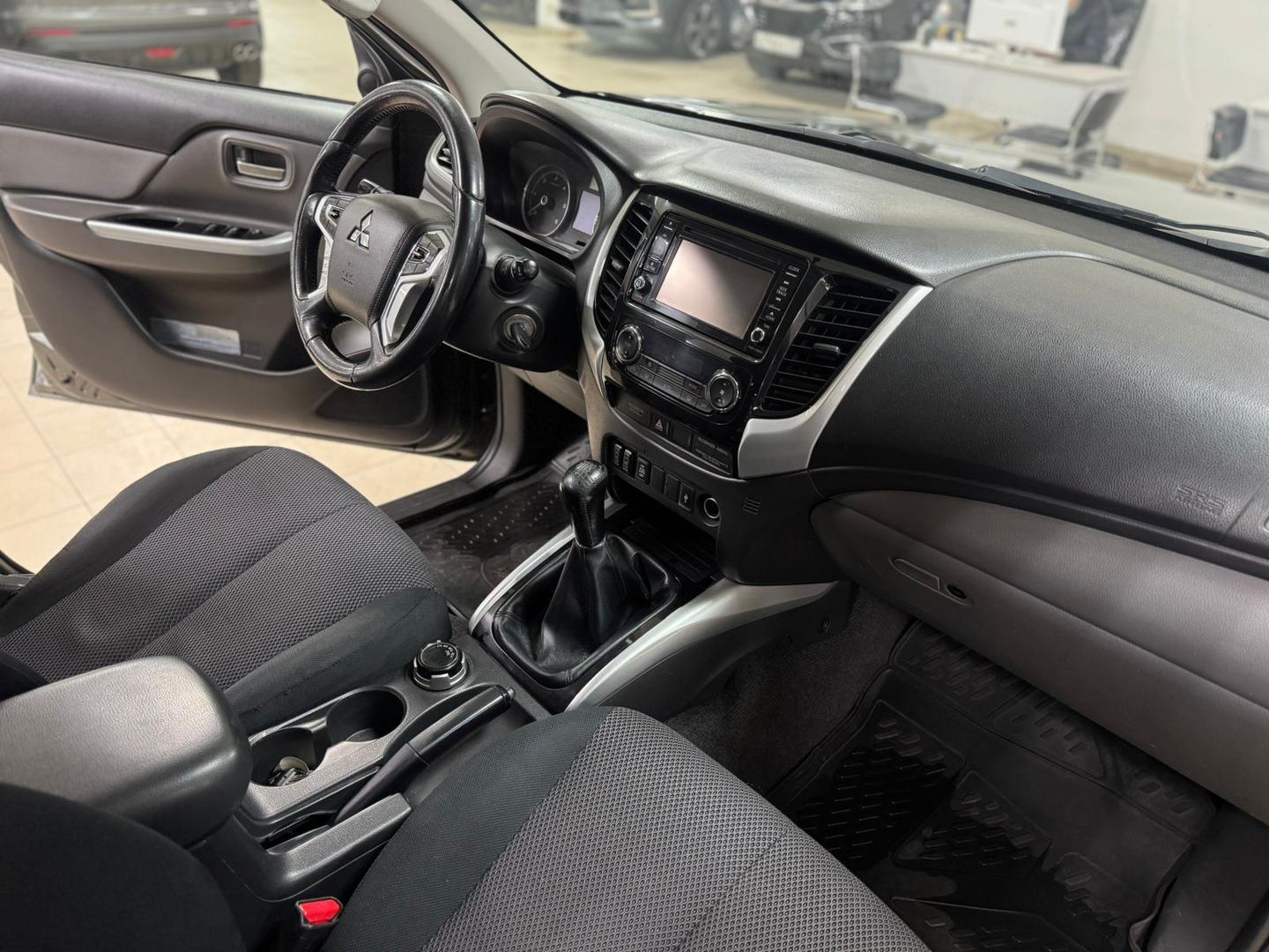 Mitsubishi L200