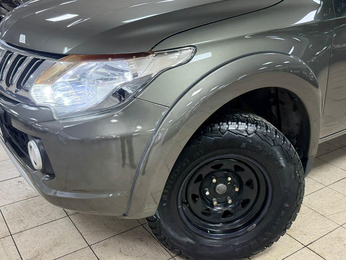 Mitsubishi L200