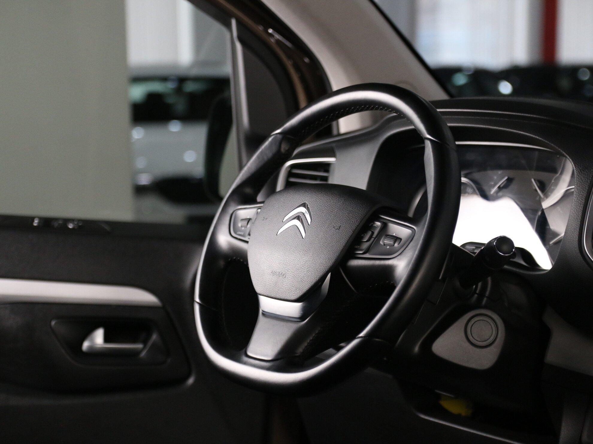 фото автомобиля 10