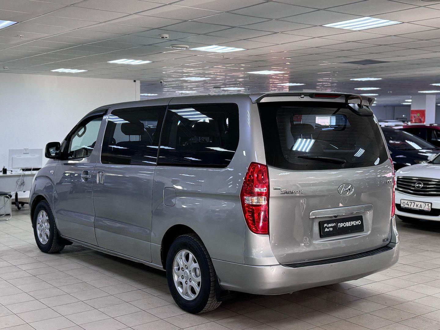 Hyundai Grand Starex