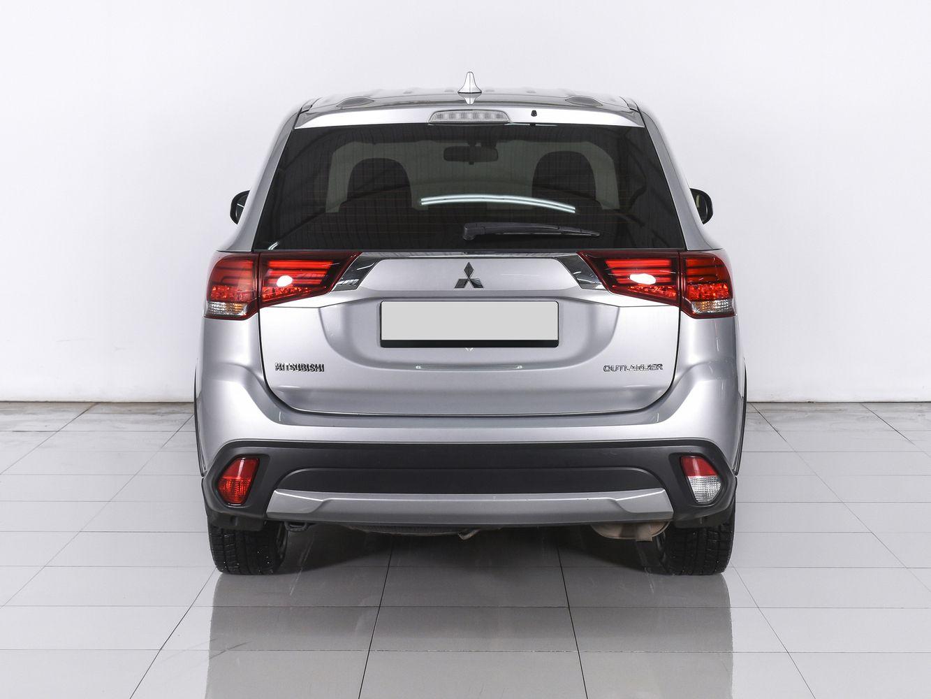 Mitsubishi Outlander, 2016