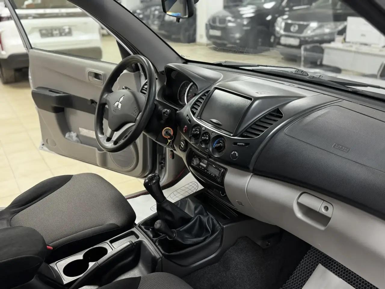 Mitsubishi L200