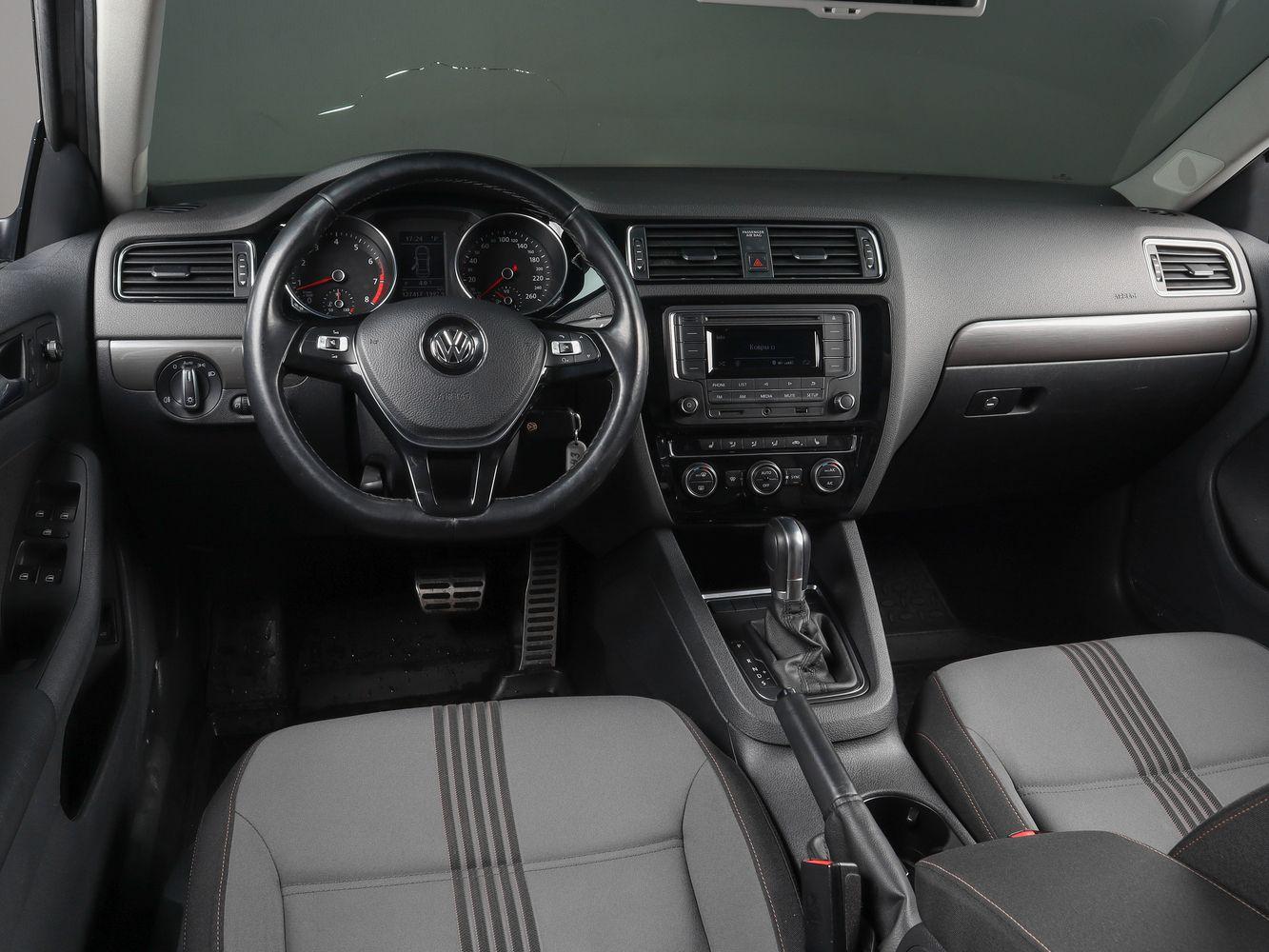 Volkswagen Jetta, 2015