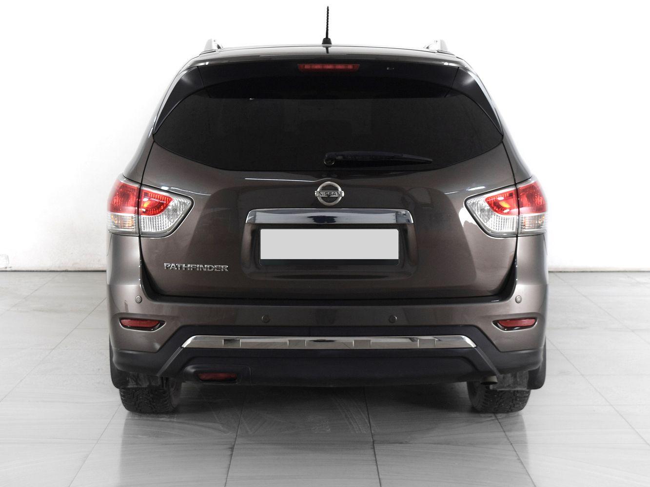 Nissan Pathfinder, 2015
