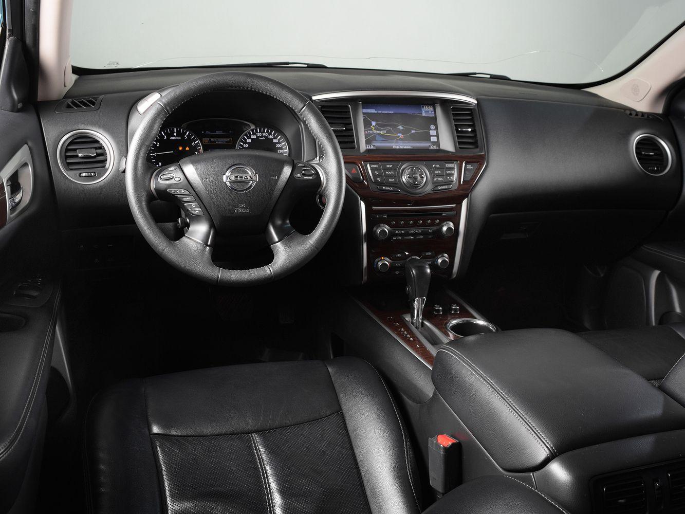 Nissan Pathfinder, 2015