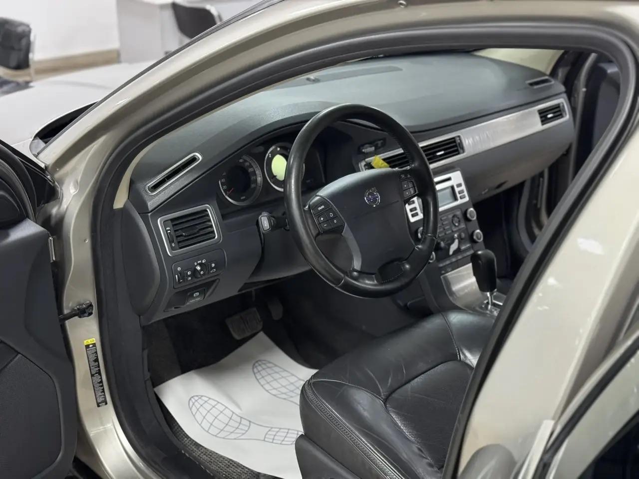 Volvo XC70