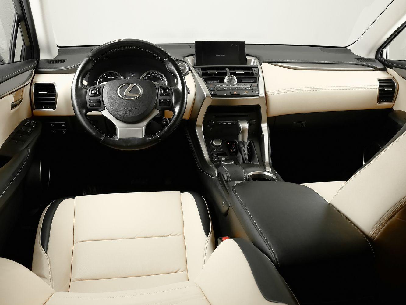 Lexus NX, 2016