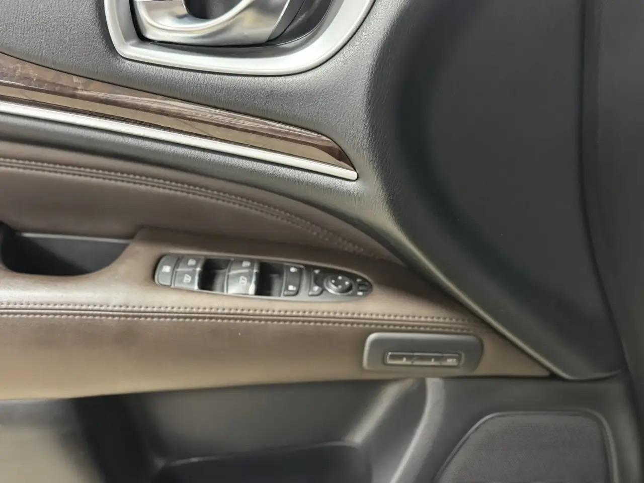 Infiniti JX