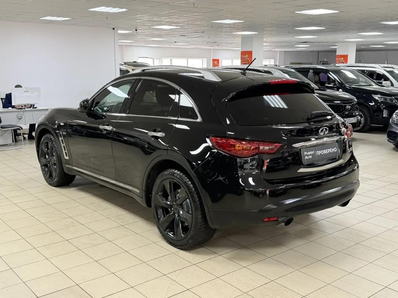 Infiniti QX70