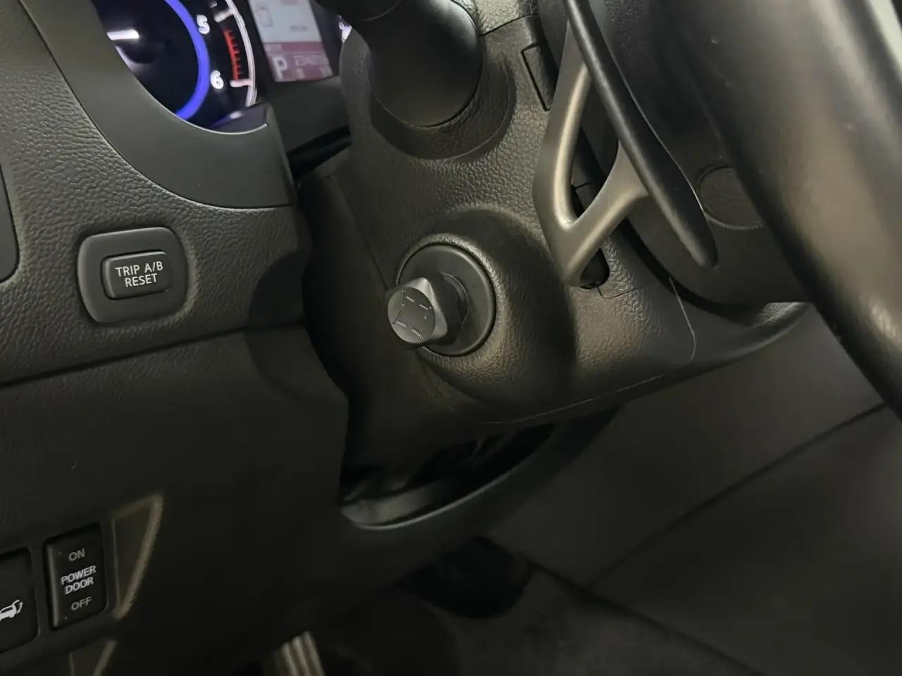 Infiniti QX70