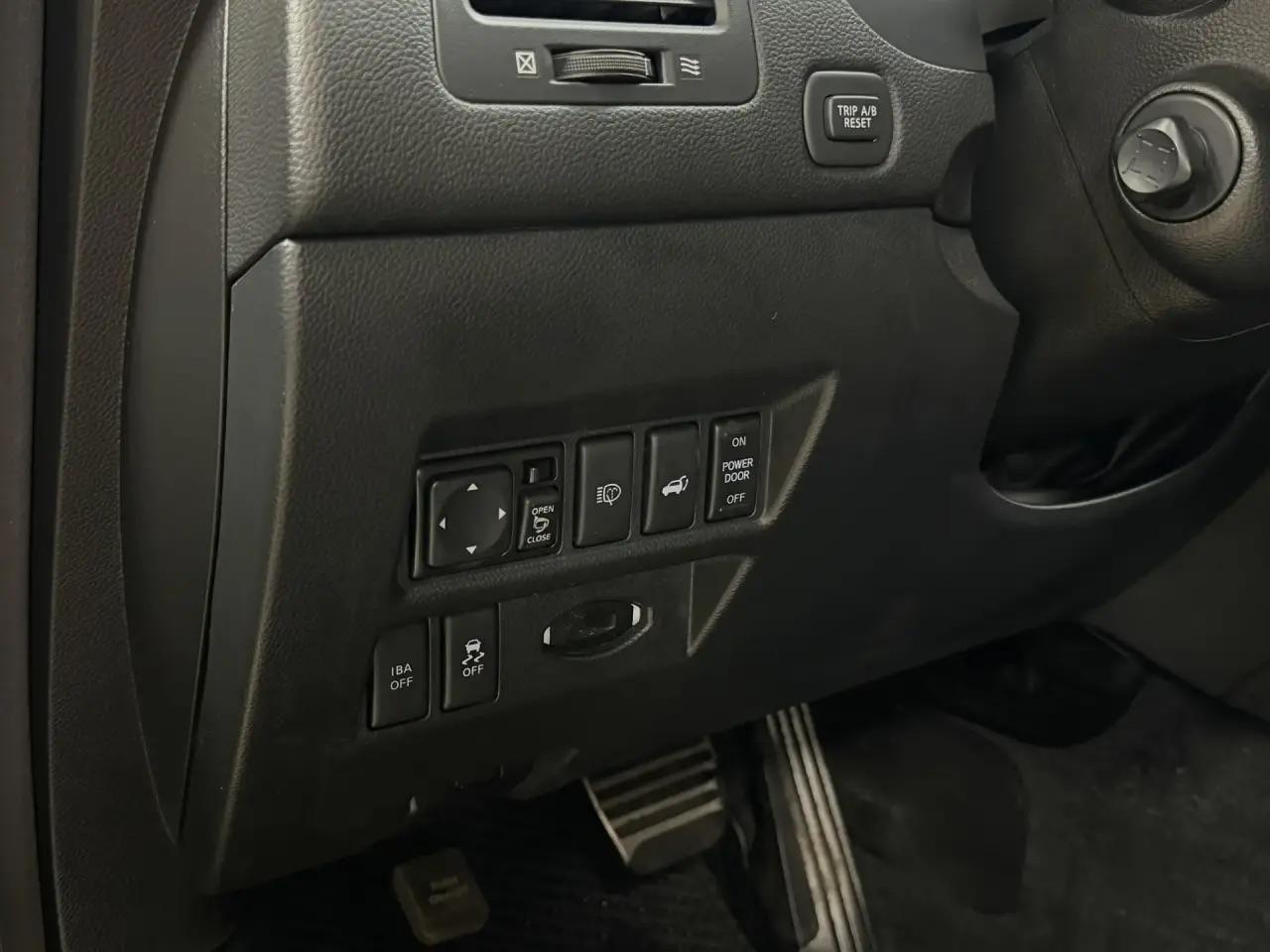 Infiniti QX70