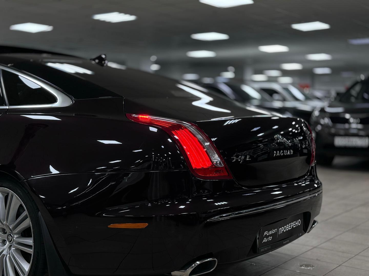 Jaguar XJ