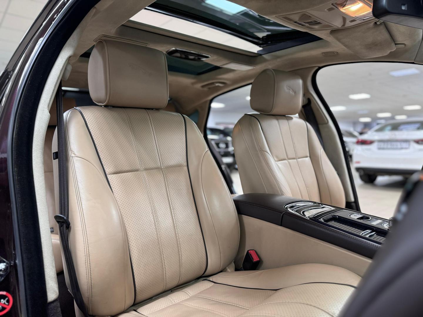 Jaguar XJ