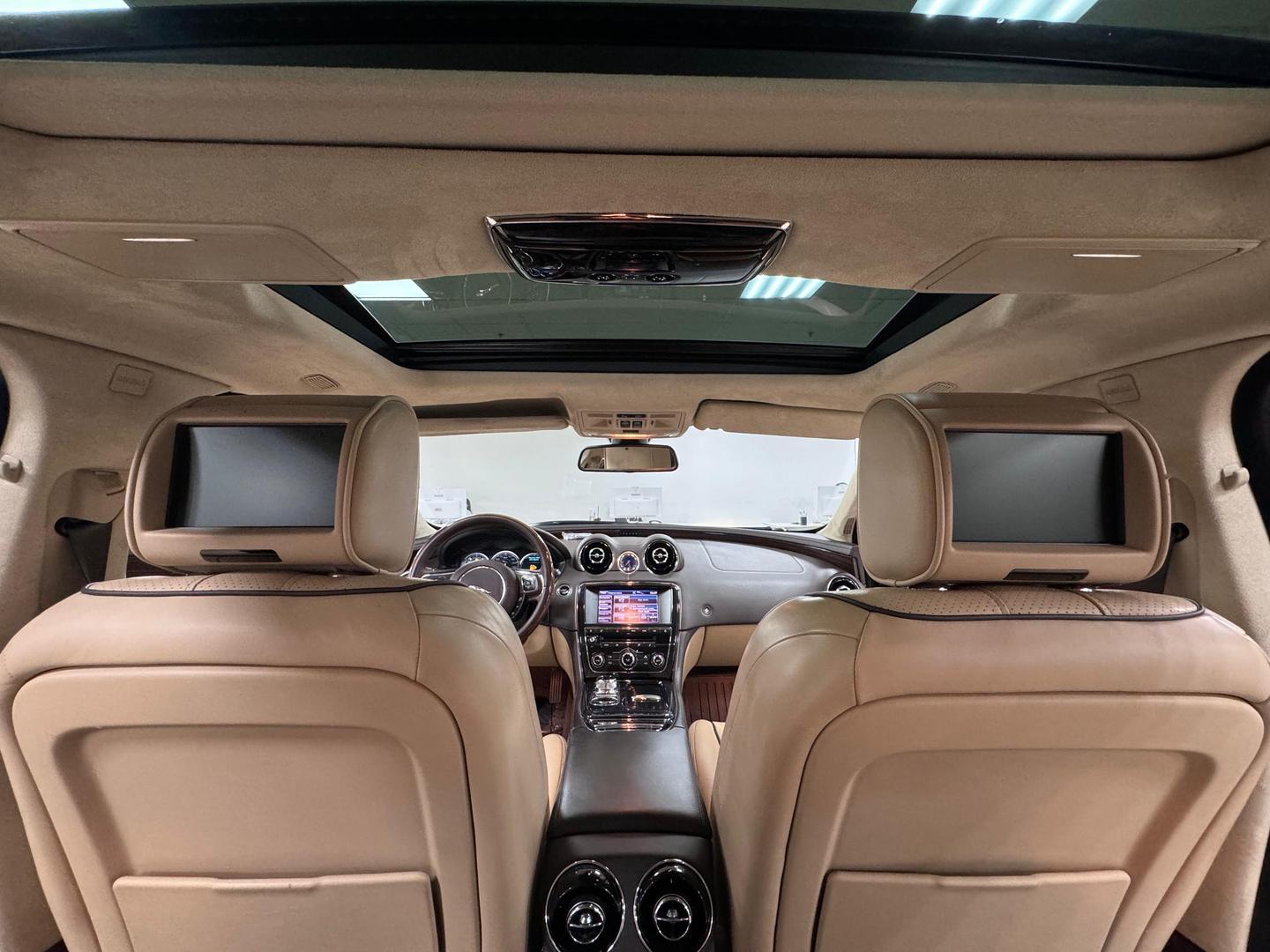 Jaguar XJ