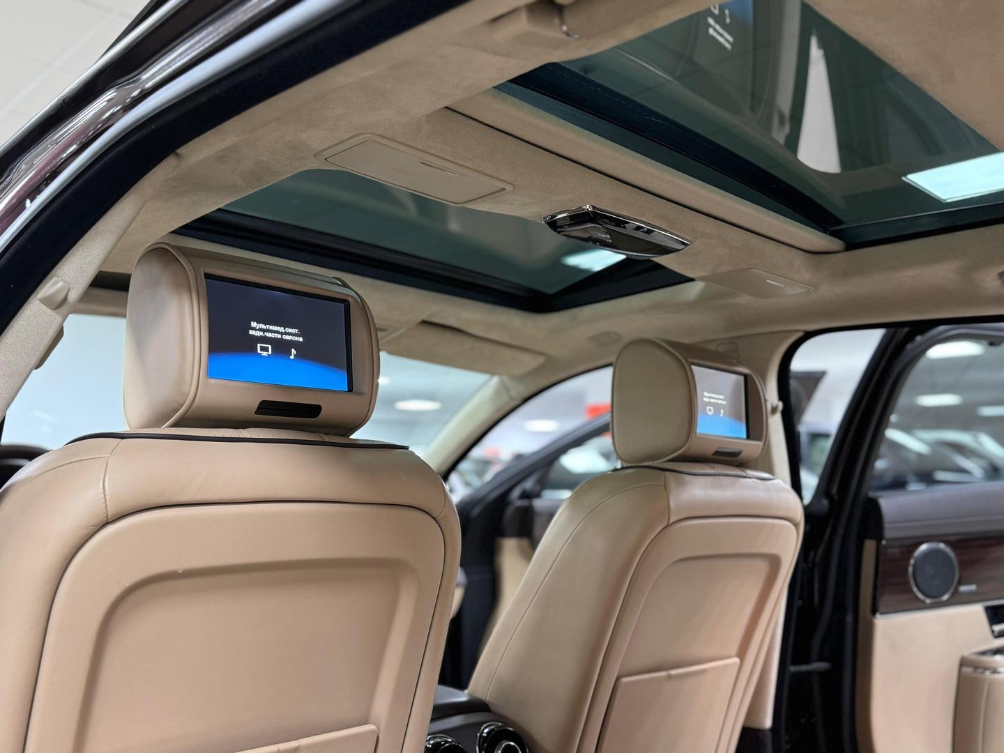 Jaguar XJ