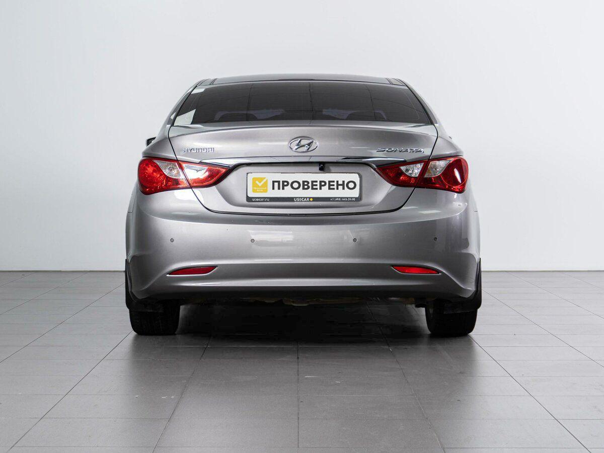 Hyundai Sonata, 2010