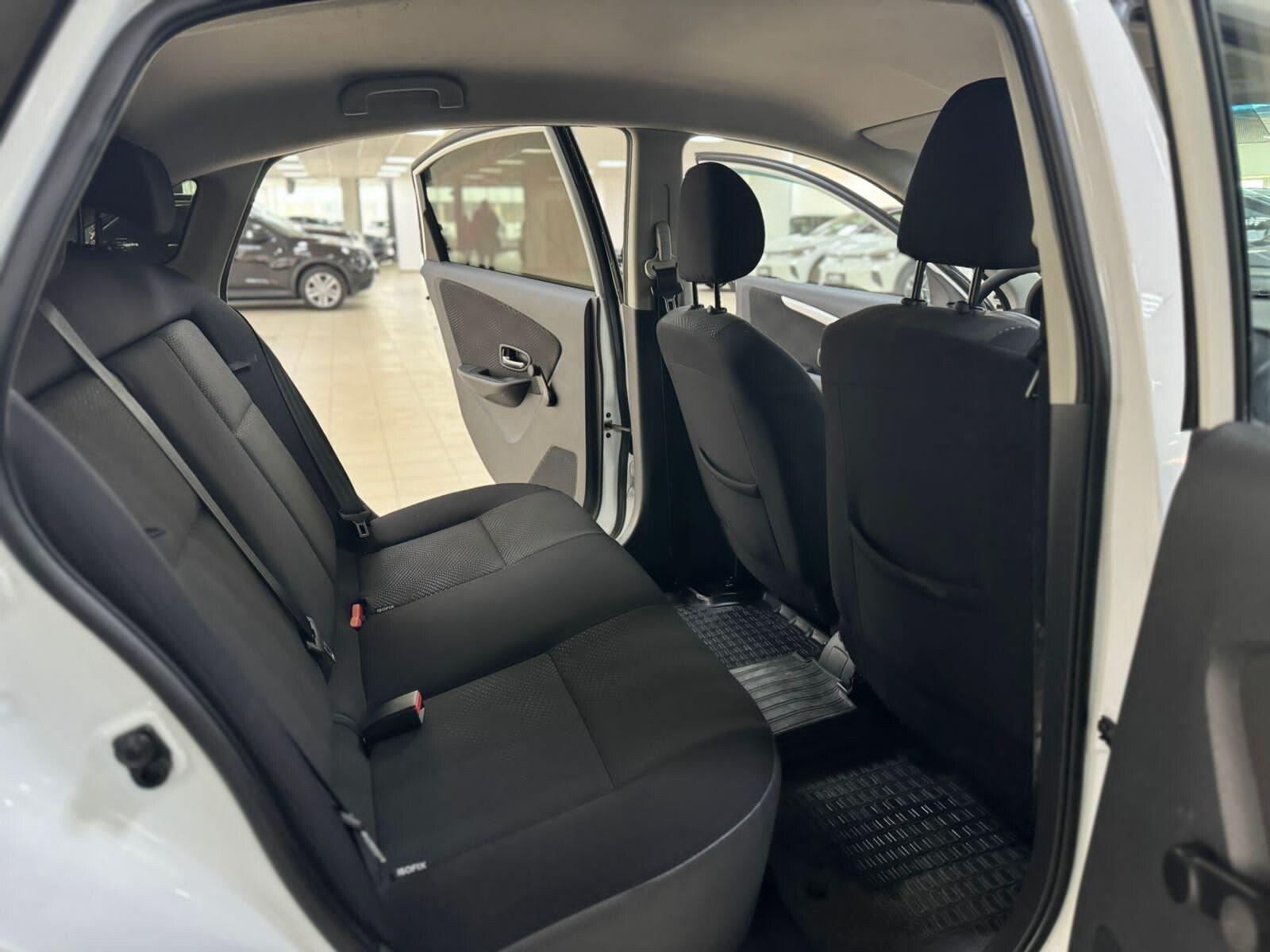 Nissan Almera