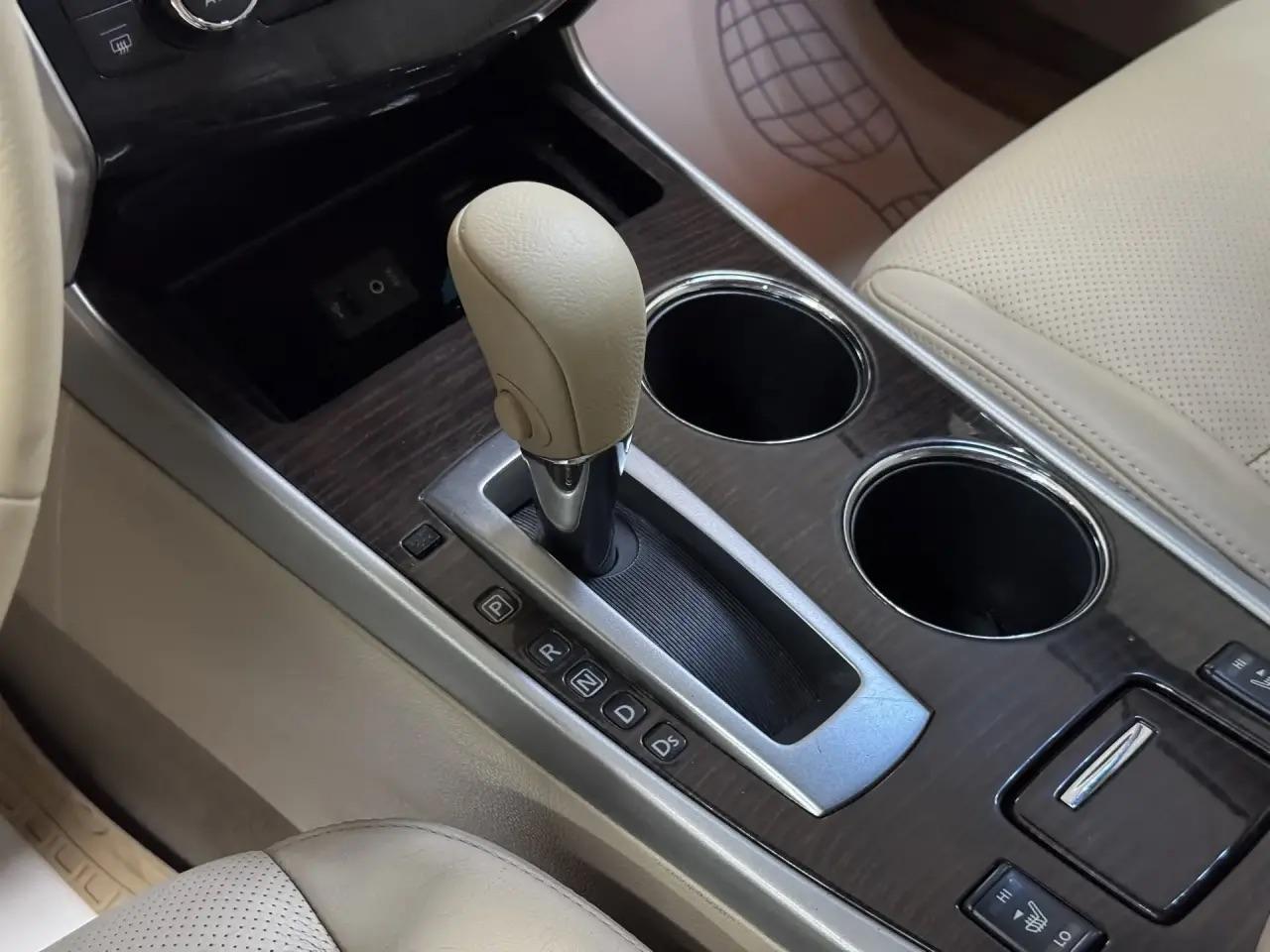 Nissan Teana