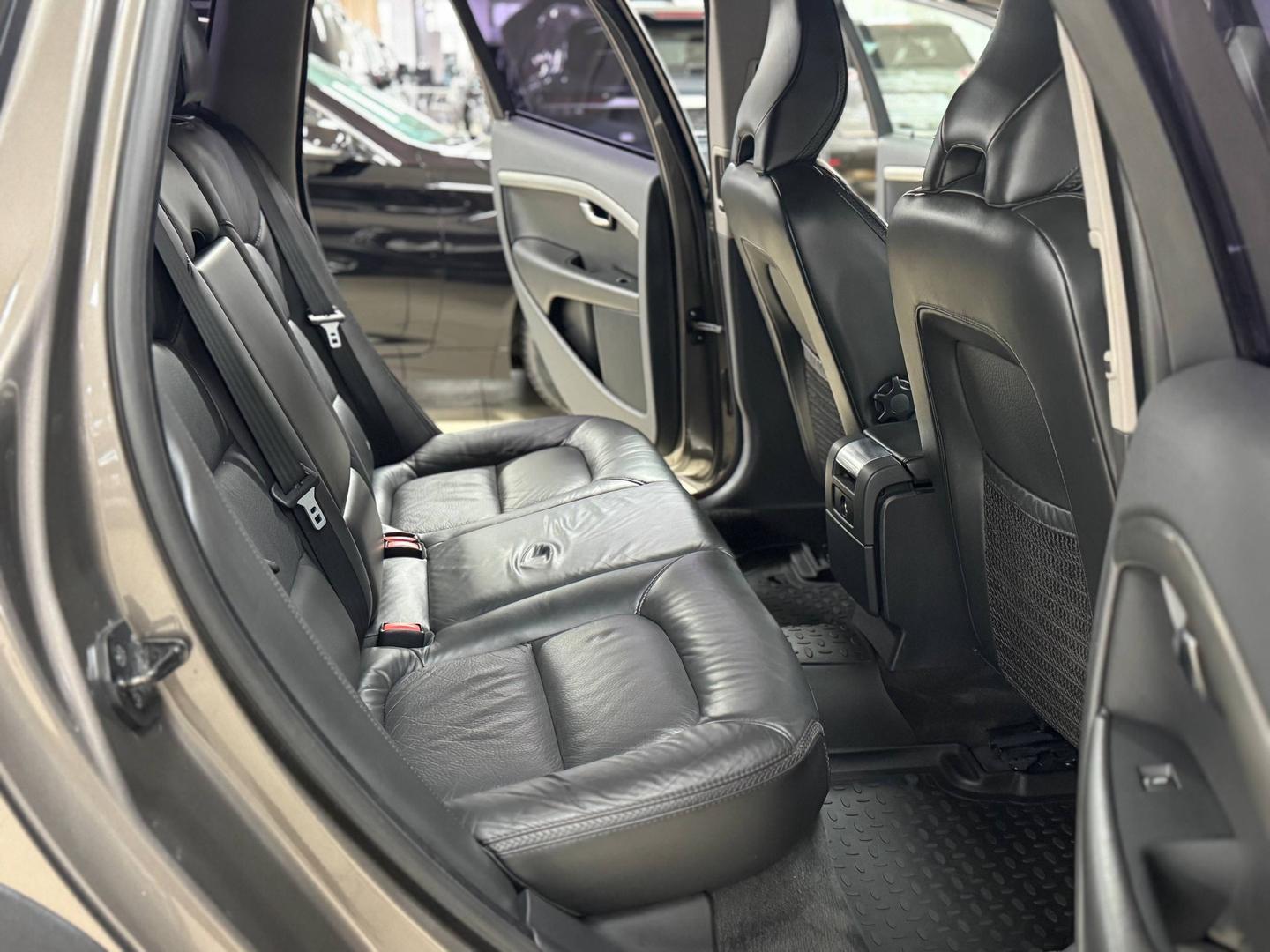 Volvo XC70