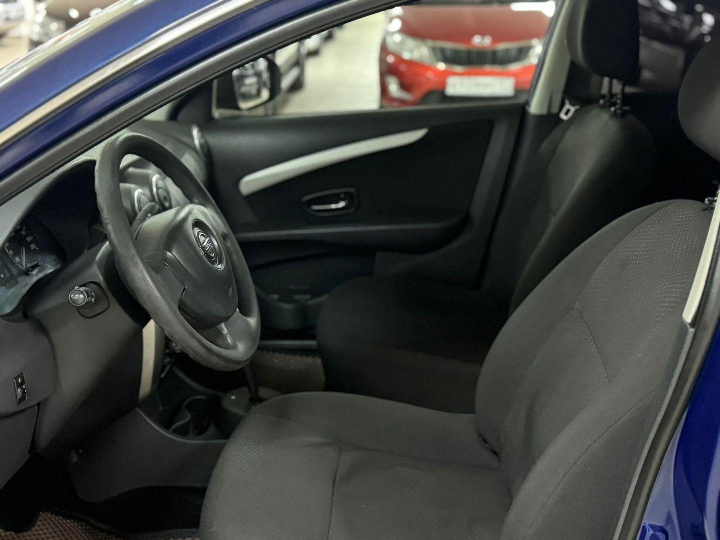 Nissan Almera