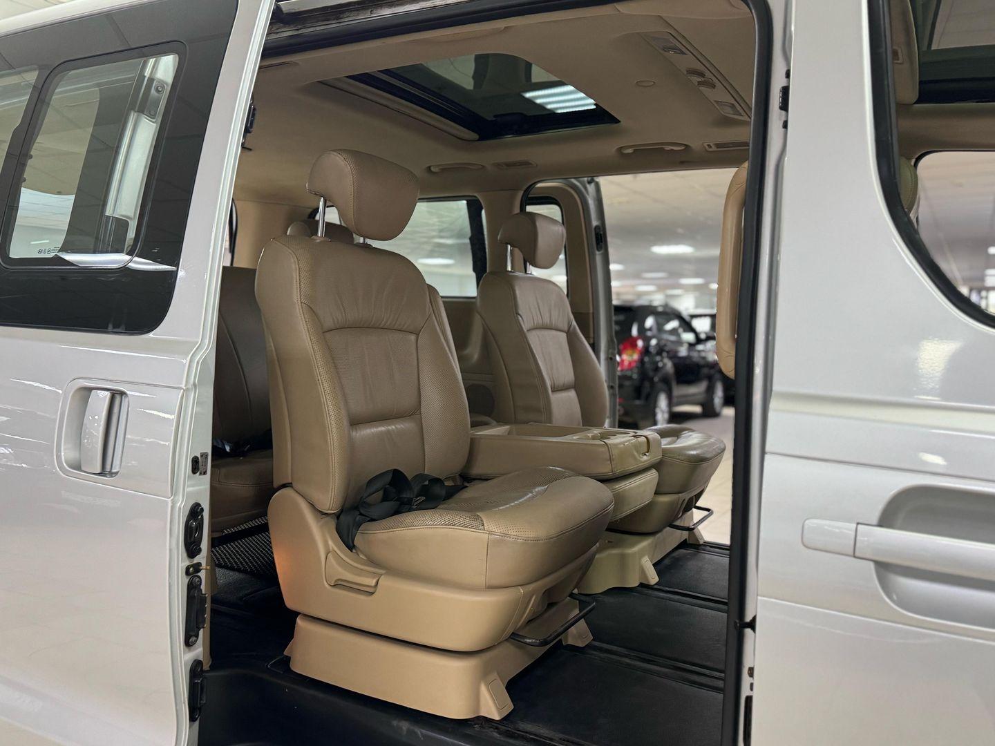 Hyundai Grand Starex