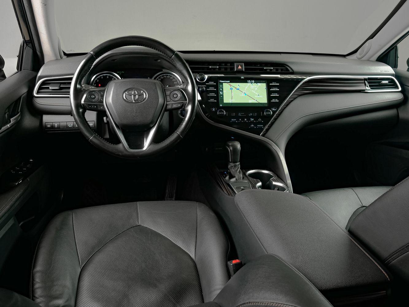 Toyota Camry, 2019