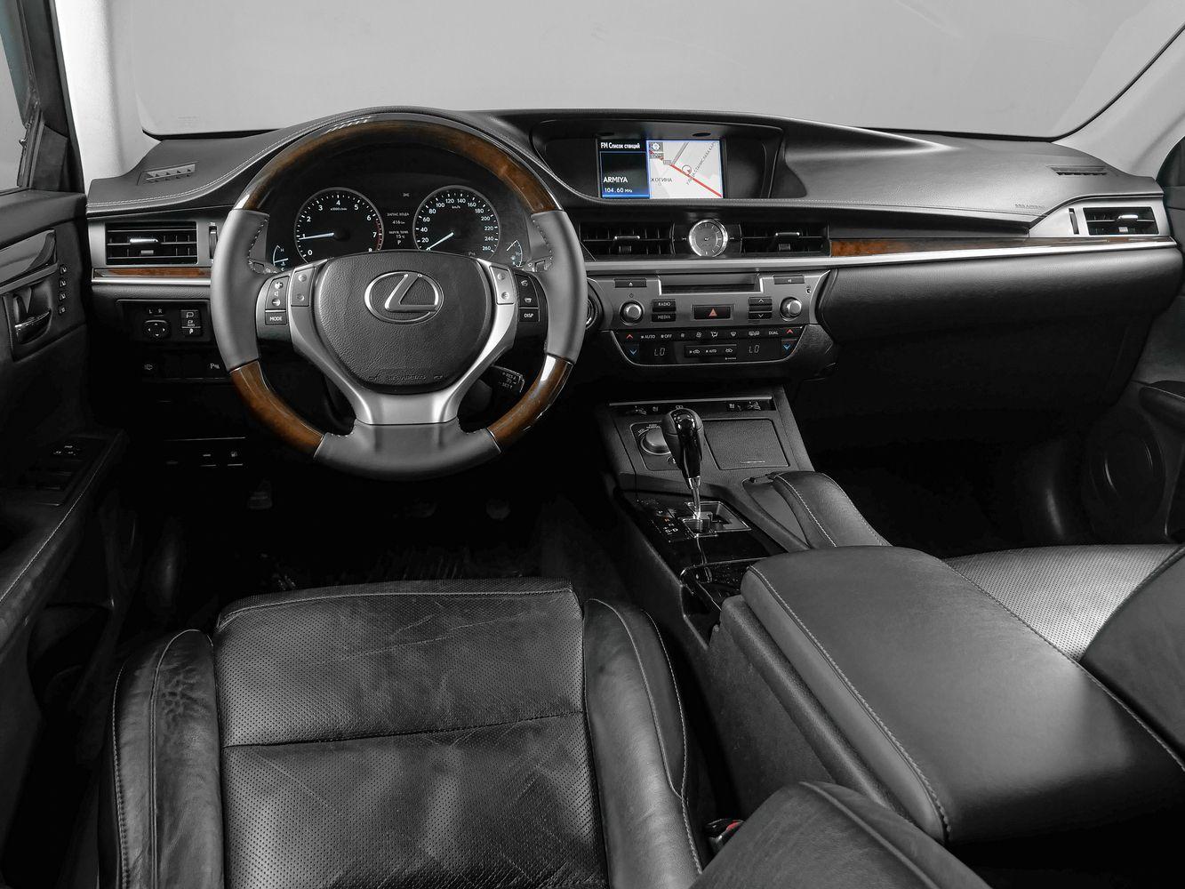 Lexus ES, 2014
