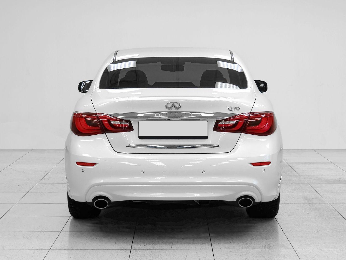 Infiniti Q70, 2015