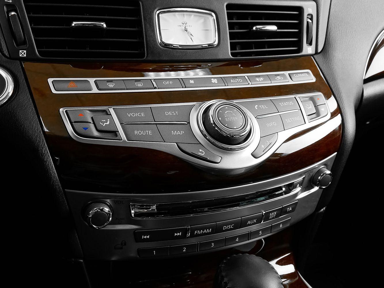 Infiniti Q70, 2015
