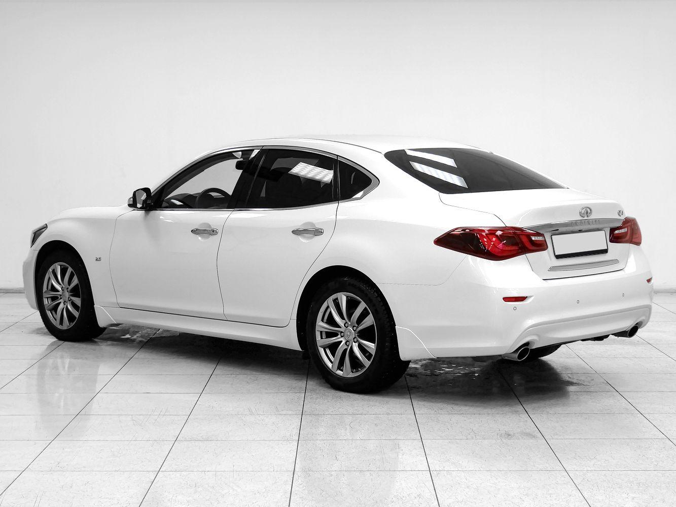 Infiniti Q70, 2015