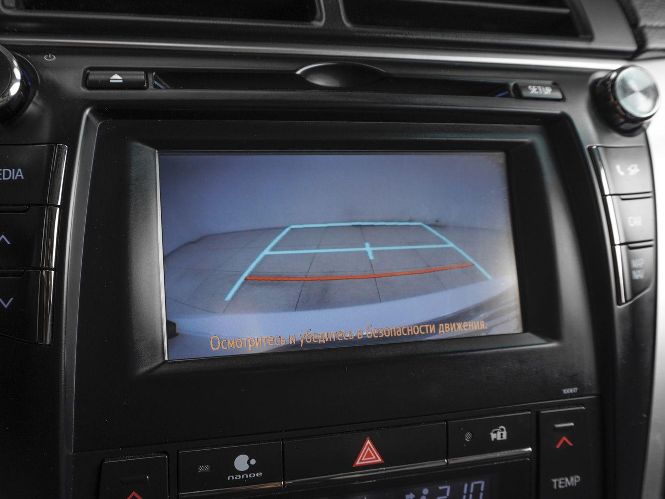 Toyota Camry, 2016