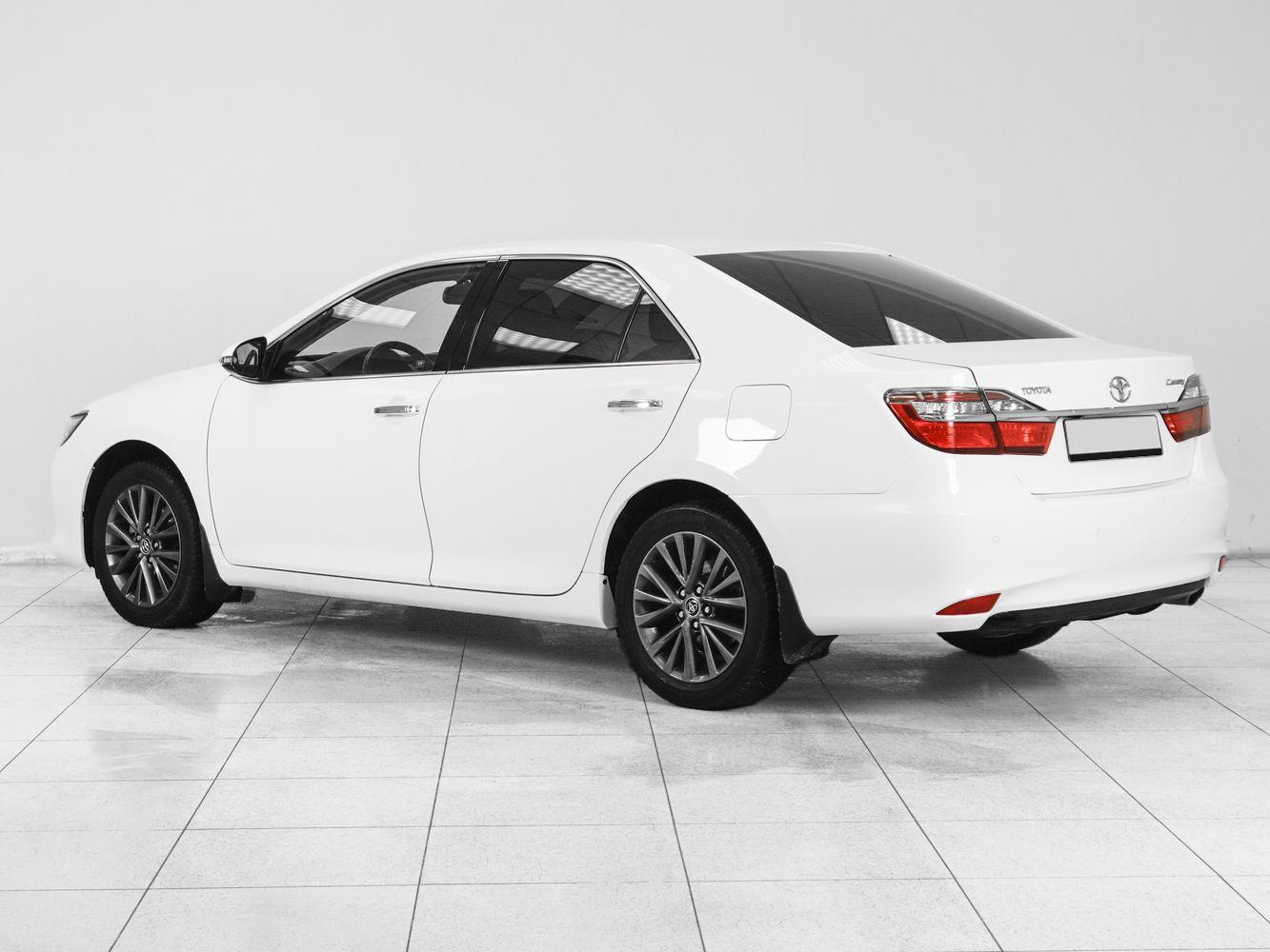 Toyota Camry, 2016